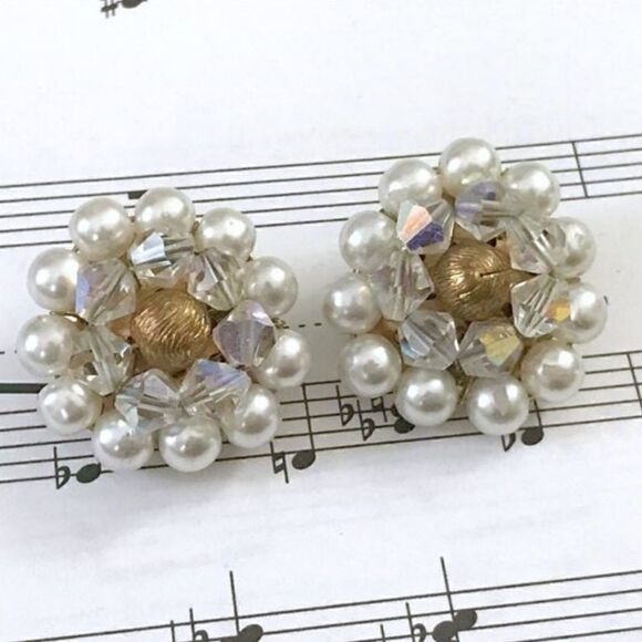 VINTAGE FAUX PEARL AND CRYSTAL CLIP-ON EARRINGS - Picture 1 of 3